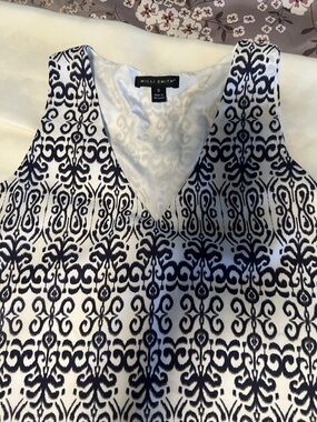 Willi Smith Navy and White V-Neck Patterned Sleeveless Top